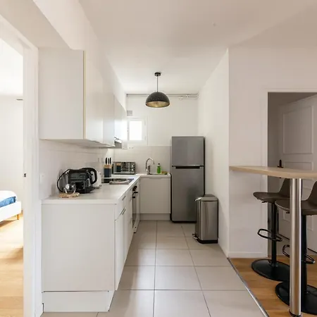 Luxurious 2 Bedroom Arc De Triomphe Grande Armee